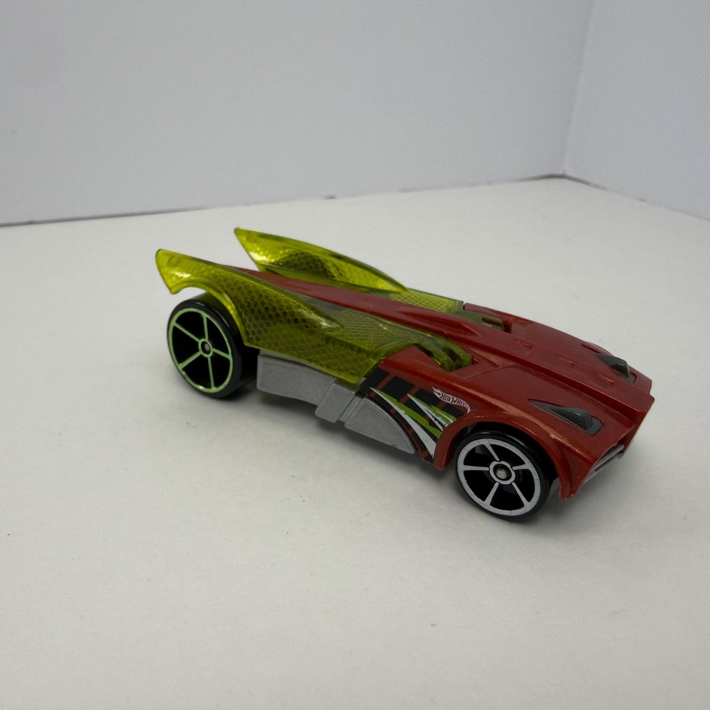 Hot Wheels Buzz Bomb Metallic Red Translucent Yellow Wings Diecast Car 2007 - Picture 3 of 6